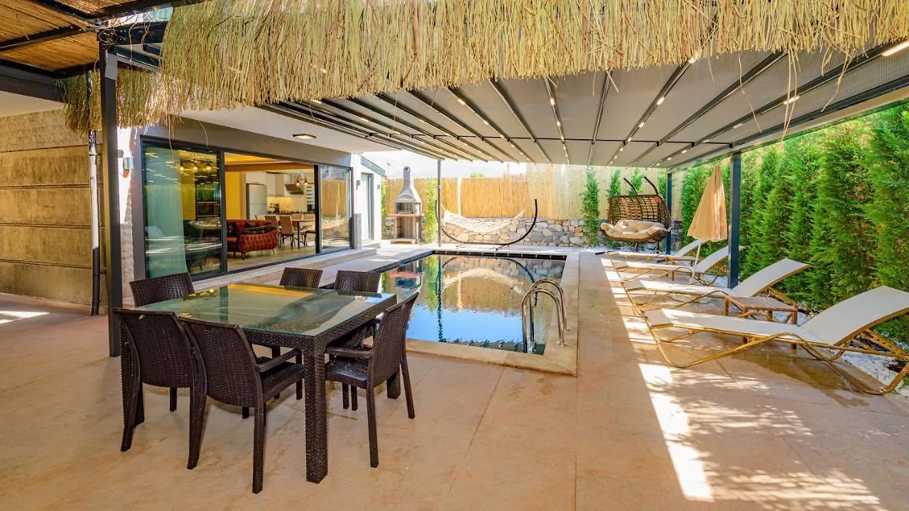 Soeguet 4 - 4 Bedroom With Jacuzzi In 费特希耶 0*,  土耳其