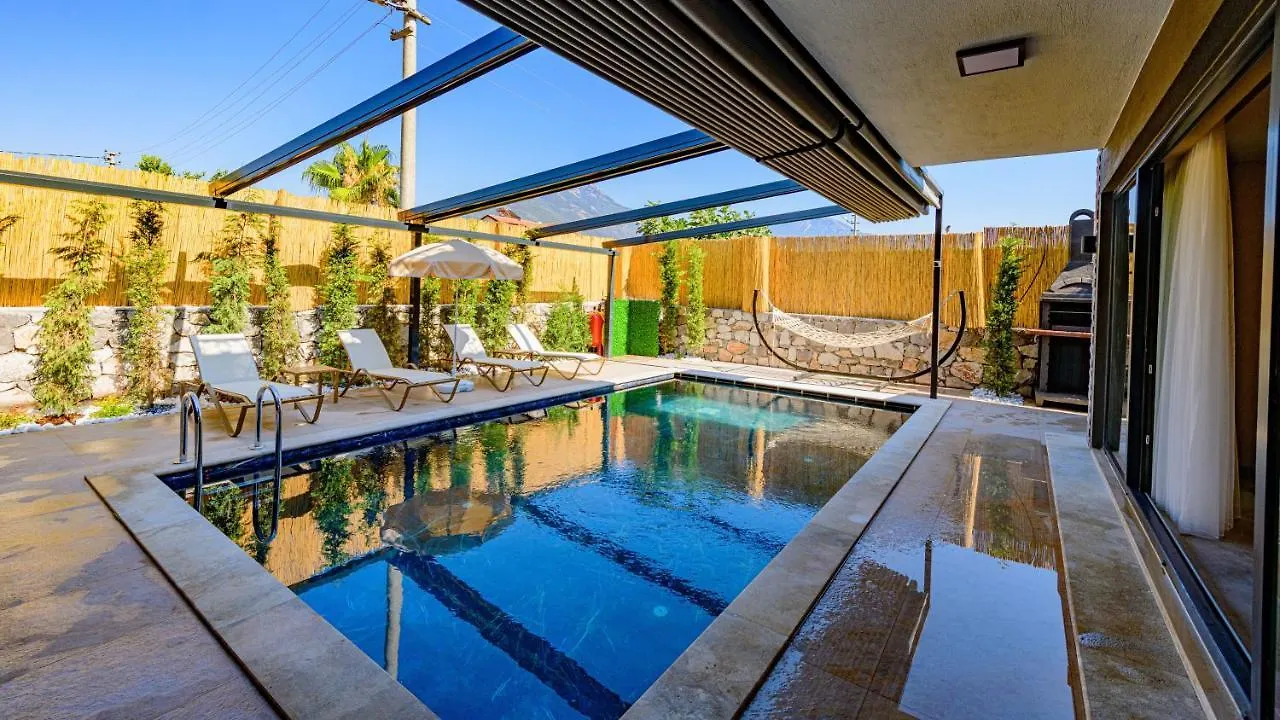 Soeguet 4 - 4 Bedroom With Jacuzzi In 费特希耶 0*,  土耳其