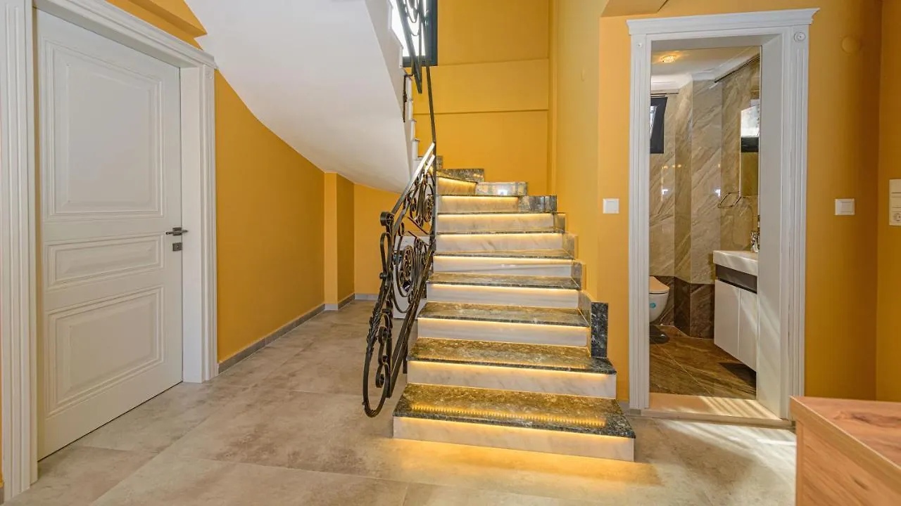 Villa Soeguet 4 - 4 Bedroom With Jacuzzi In Fethiye
