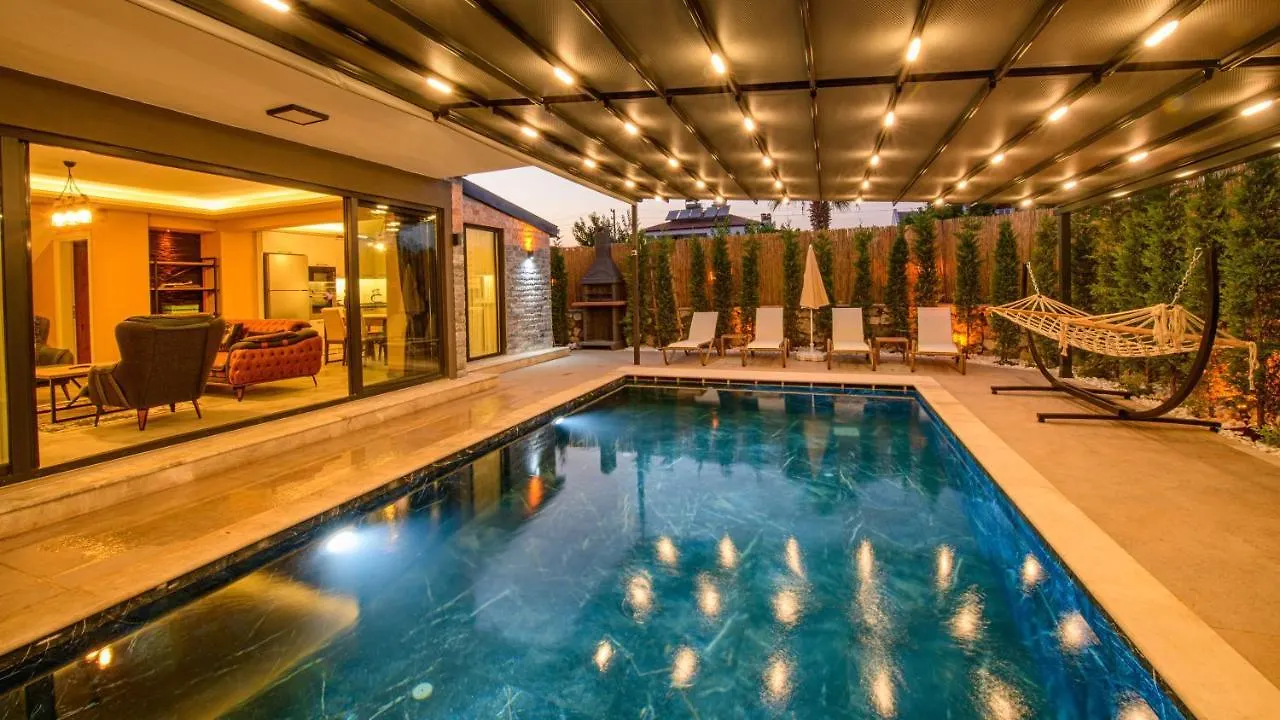Soeguet 4 - 4 Bedroom With Jacuzzi In Fethiye Turkiet