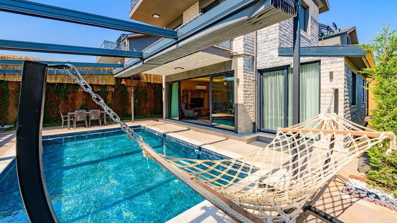 Villa Soeguet 4 - 4 Bedroom With Jacuzzi In Fethiye